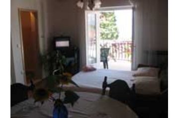 Pension de famille Lumbarda 4